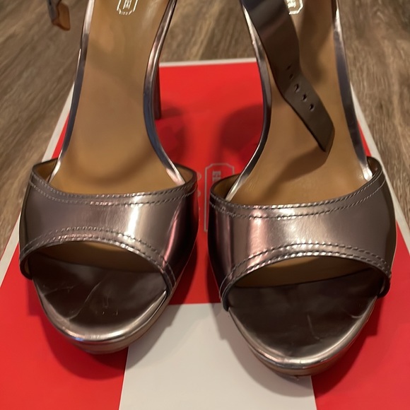 Coach pewter/metallic gray/grey size 11 heels/ pumps - Picture 6 of 14